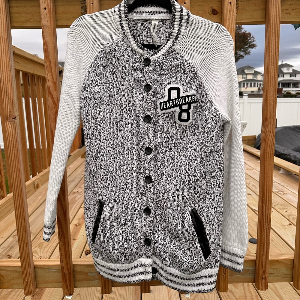 Bethany Mota Black and White Knit Sweater